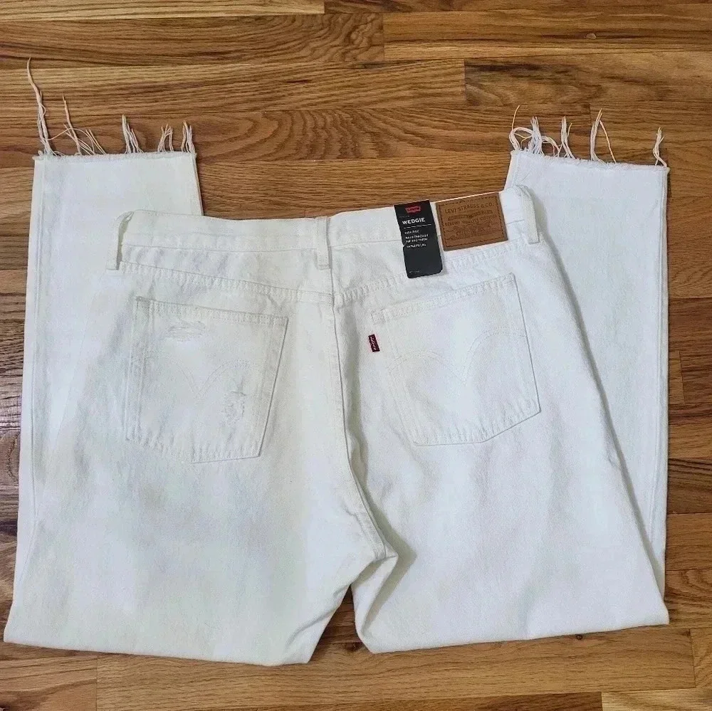 Levi's Premium Wedgie Distressed High-Rise Frayed Hem Tapered Ankle Jeans(33)NWT